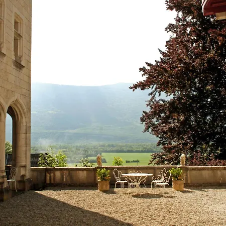 Castle With Pool In Serri Res En Chautagne Holiday home Serrieres-en-Chautagne