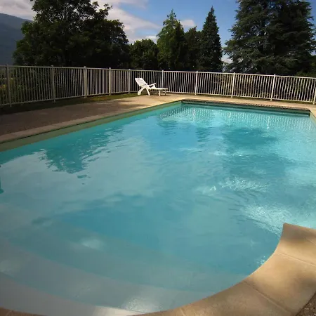 Holiday home Castle With Pool In Serri Res En Chautagne Serrieres-en-Chautagne