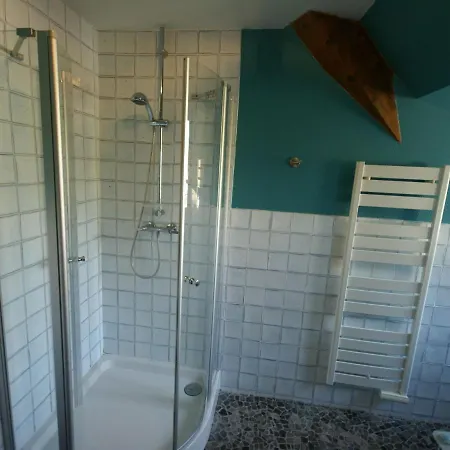 Holiday home Castle With Pool In Serri Res En Chautagne *
