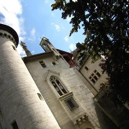 Holiday home Castle With Pool In Serri Res En Chautagne *